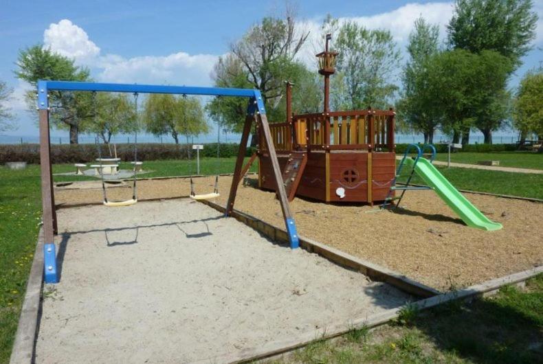 Szin-Aranyhid Apartman Siófok Extérieur photo